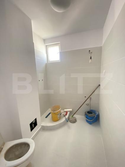 Penthouse cu 8 camere decomandat în Central