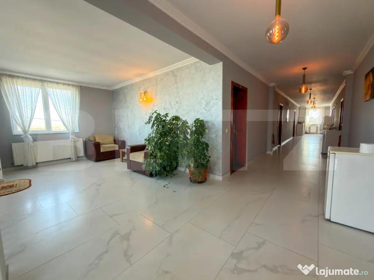 Spațiu comercial, de 1,030 mp, în Sânmartin