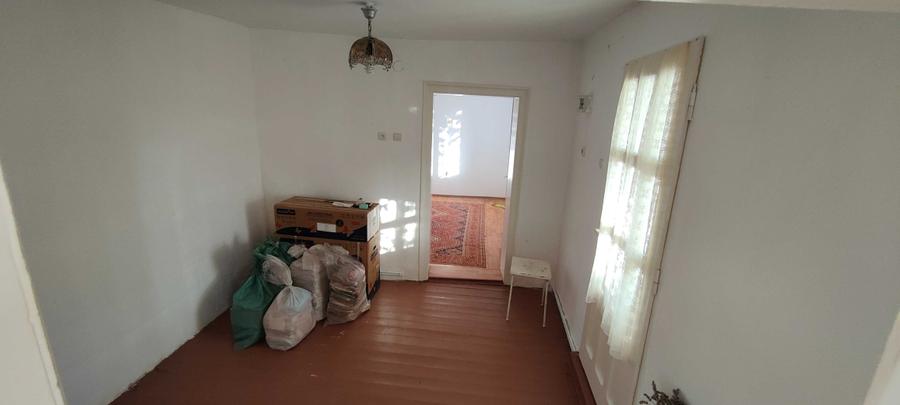 Casă cu 4 camere în Ghiocel