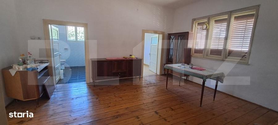 Casă cu 4 camere în Hurez