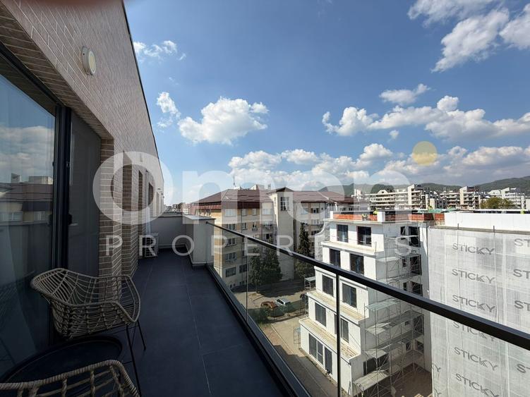 Apartament cu 3 camere semidecomandat, mobilat în Central