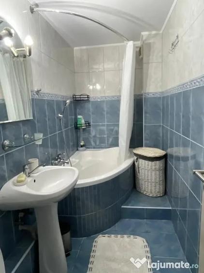 Apartament cu 3 camere decomandat în Sebastian
