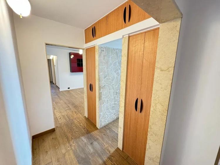 Apartament cu 4 camere semidecomandat în Mircea cel Bătrân