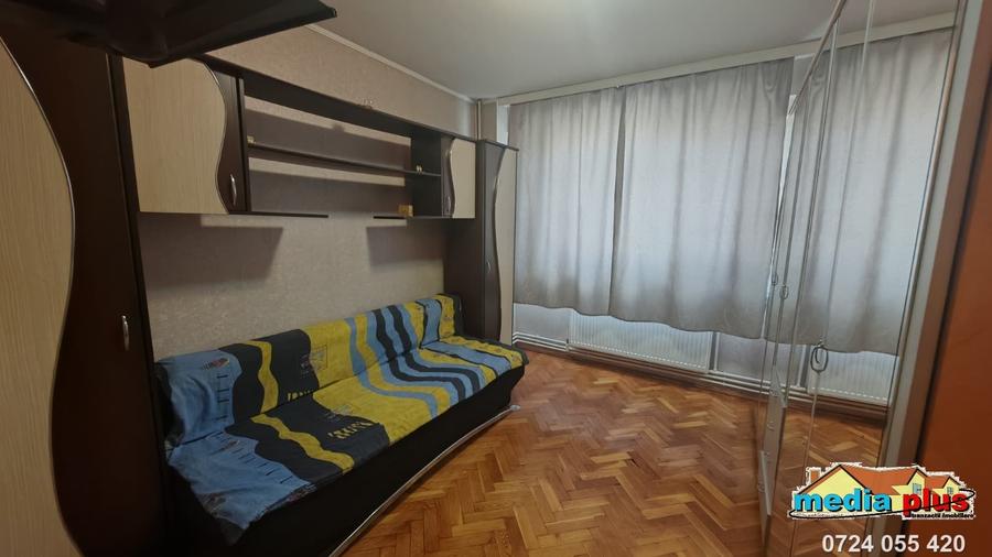 Apartament cu 3 camere decomandat în Țiglina 1