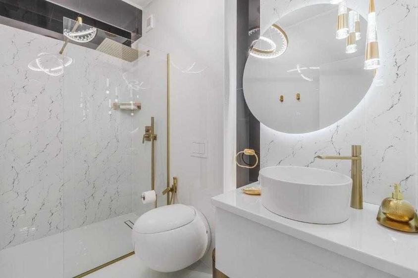 Apartament cu 3 camere decomandat în Exterior Vest