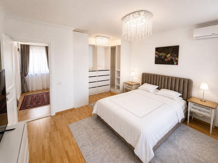 Casă cu 4 camere cu Teren 330 Mp în Central