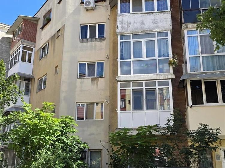 Apartament cu 2 camere decomandat, mobilat în Craiovița Nouă
