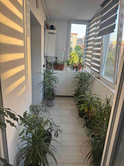 Apartament cu 3 camere decomandat în Triaj