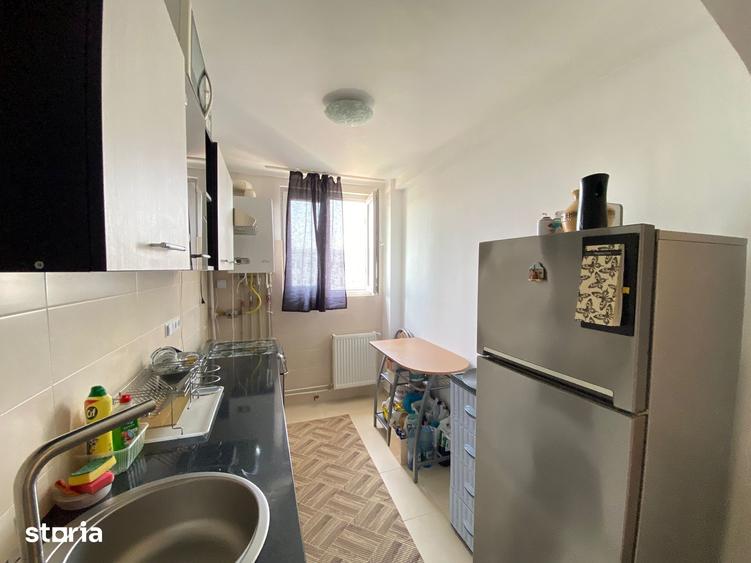 Apartament cu 3 camere semidecomandat, mobilat în Dristor