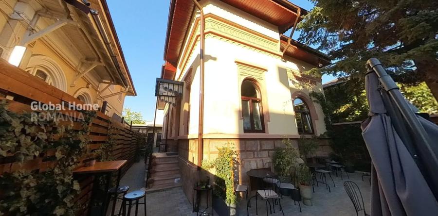 Casă individuală cu 7 camere cu Canalizare în Tineretului