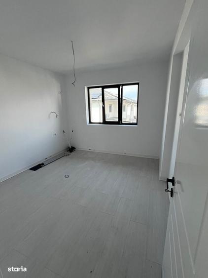 Casă cu 4 camere în Vidra