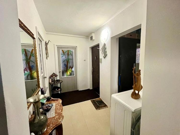 Apartament cu 3 camere decomandat în Mioriței