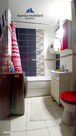 Apartament cu 3 camere semidecomandat în Micro 16
