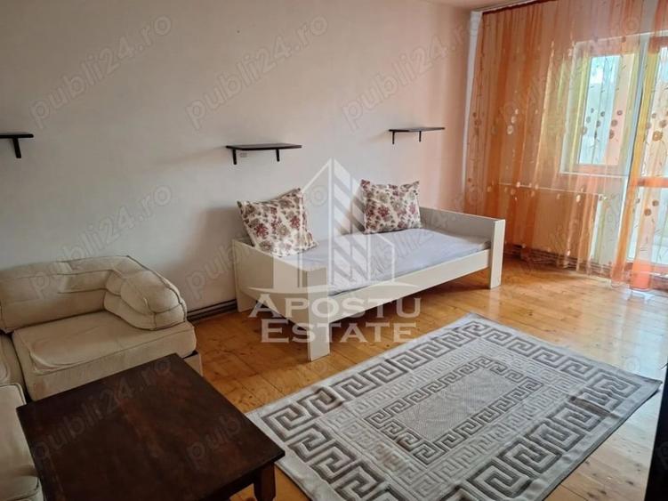 Apartament cu 3 camere decomandat în Soarelui