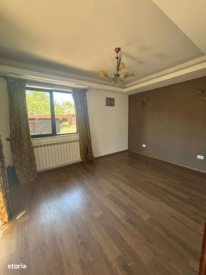 Casă cu 4 camere în Central