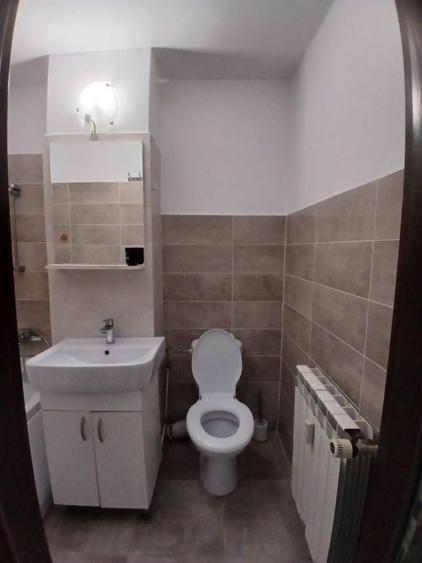 Apartament cu 3 camere decomandat în Complex Studențesc