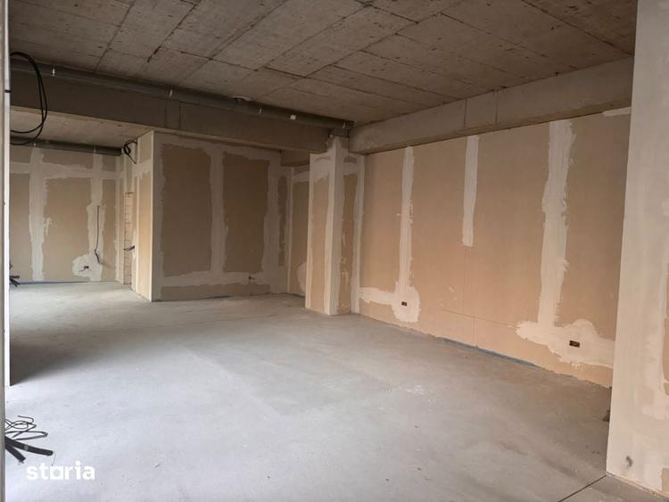 Spațiu comercial, de 90 mp, în Central
