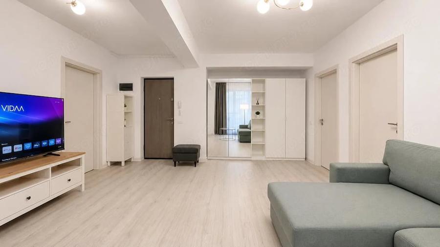 Apartament cu 3 camere semidecomandat în Central