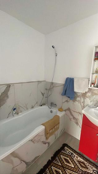 Casă cu 3 camere în Gara Banca