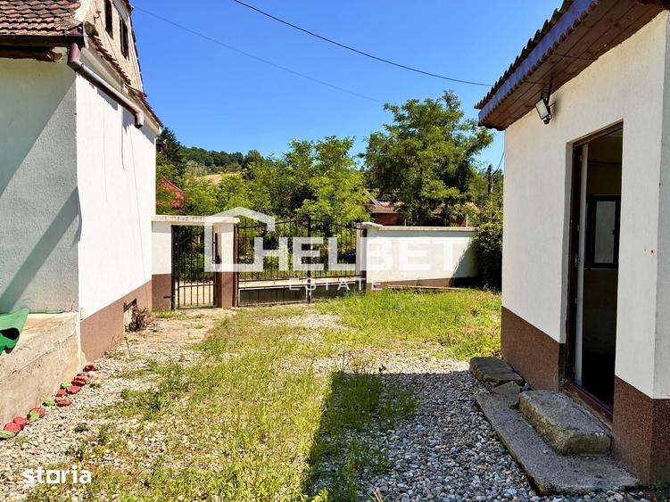 Casă cu 3 camere cu Teren 1030 Mp în Iarăș