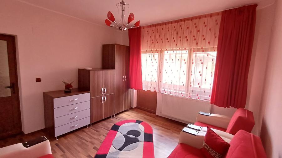 Casă individuală cu 6 camere cu Canalizare în Micro 16