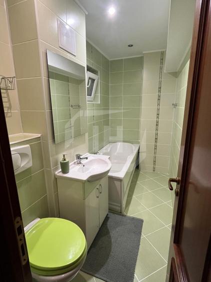Apartament cu 4 camere decomandat, mobilat în Gheorgheni