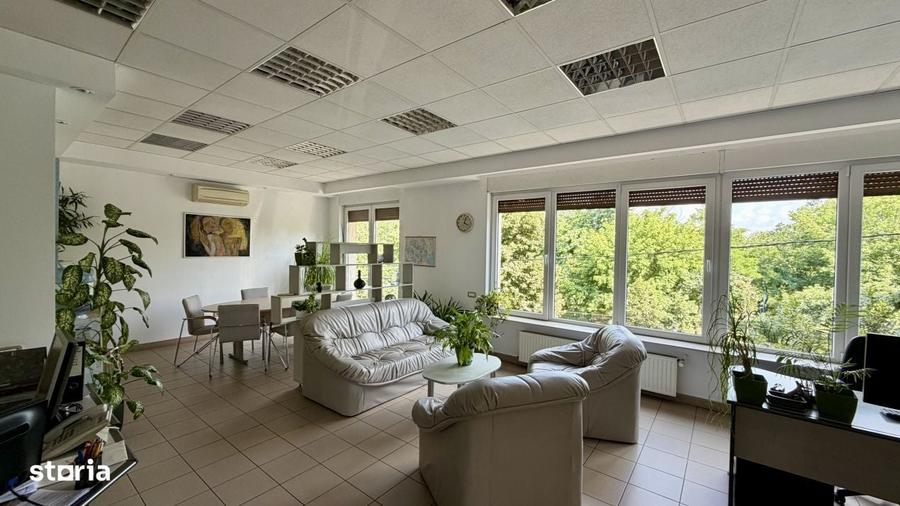 Apartament cu 4 camere în Barbu Văcărescu