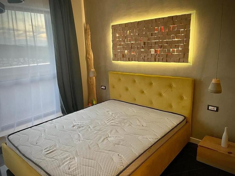 Apartament cu 3 camere semidecomandat, mobilat în Zorilor