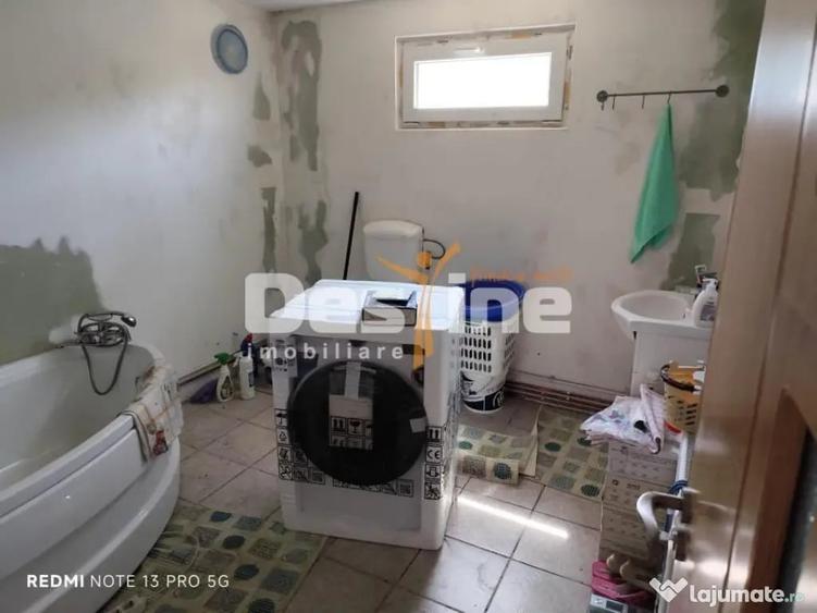 Casă cu 5 camere cu Teren 200 Mp în Sud