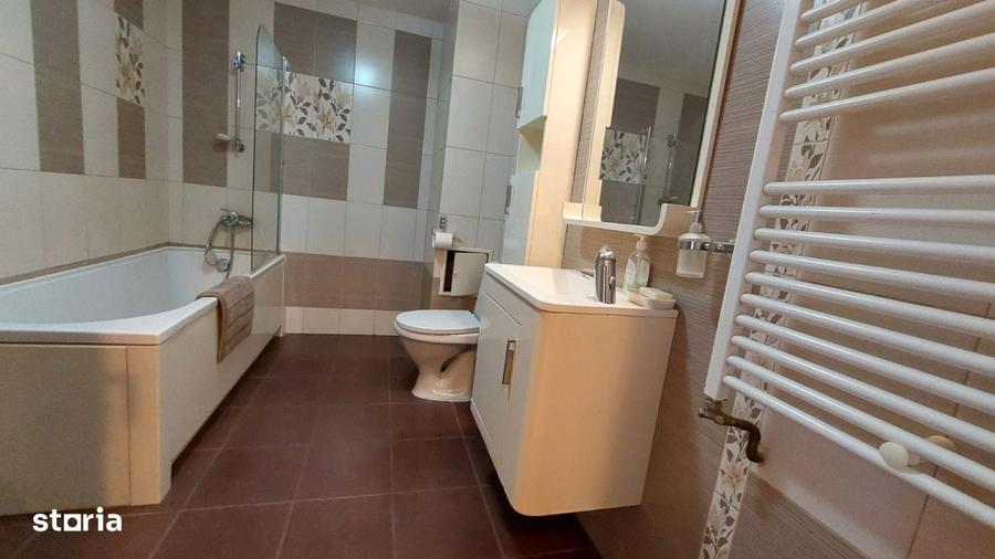 Apartament cu 4 camere decomandat, mobilat în Ștrand