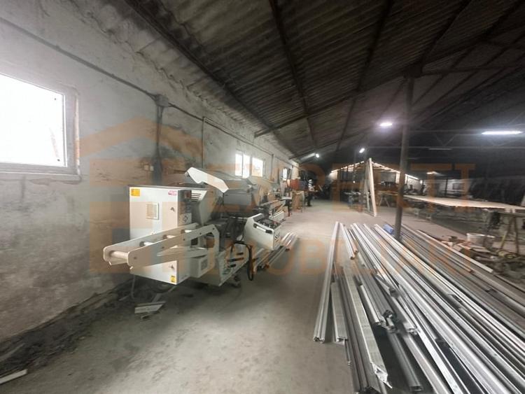 Spațiu comercial, de 1,200 mp, în Brătianu