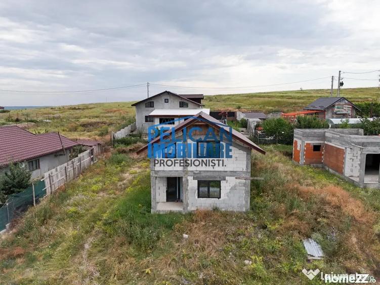 Casă cu 4 camere cu Teren 500 Mp în Malcoci