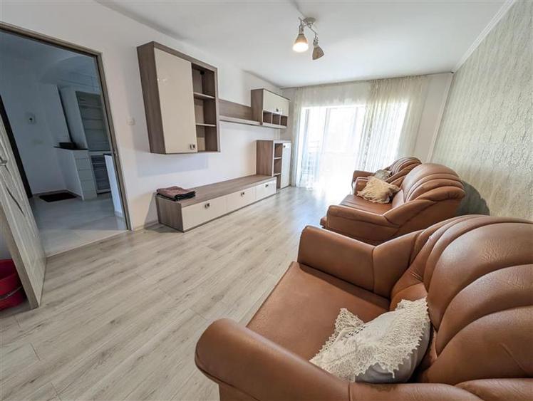 Apartament cu 3 camere decomandat în Bistrița Lac