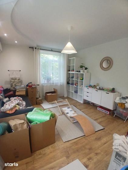 Apartament cu 3 camere în Pieptănari