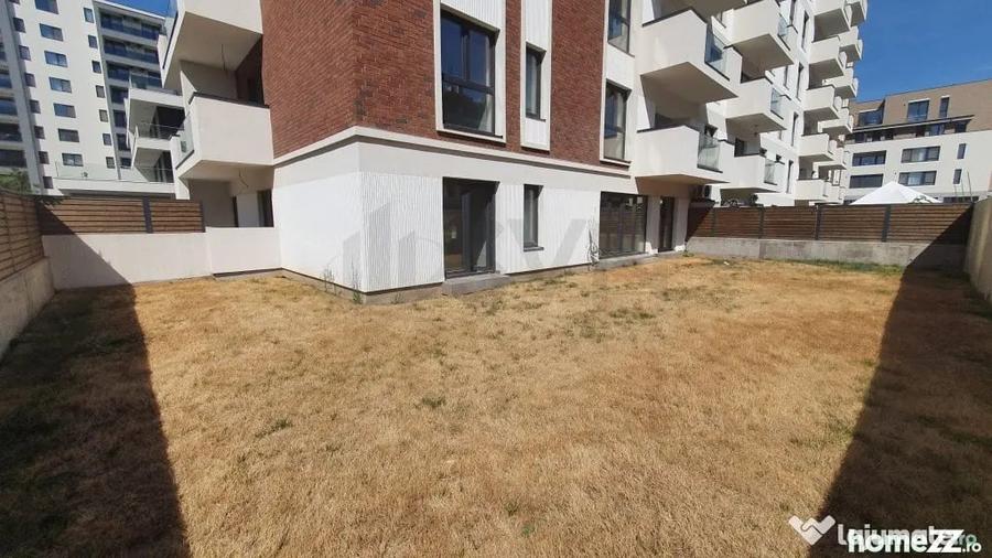 Apartament cu 4 camere decomandat în Pipera