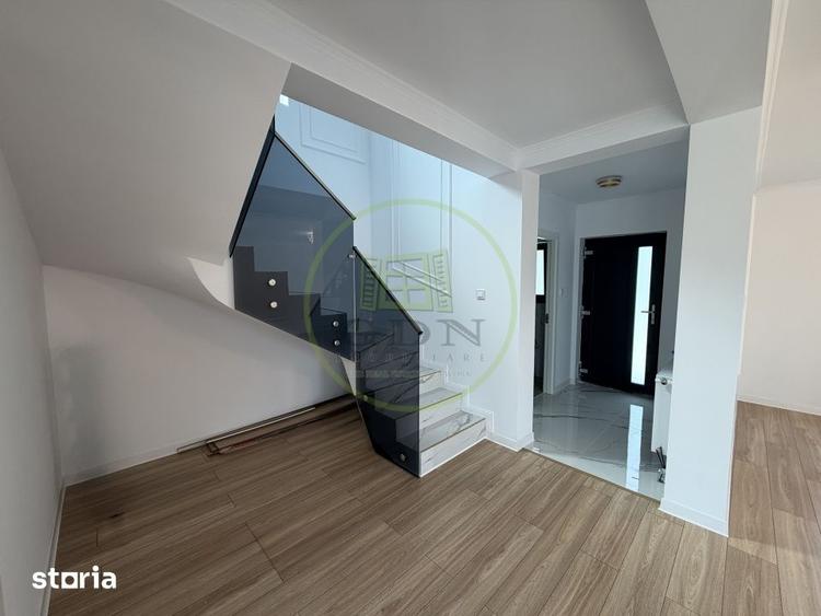 Casă cu 5 camere cu Teren 328 Mp în Cârcea