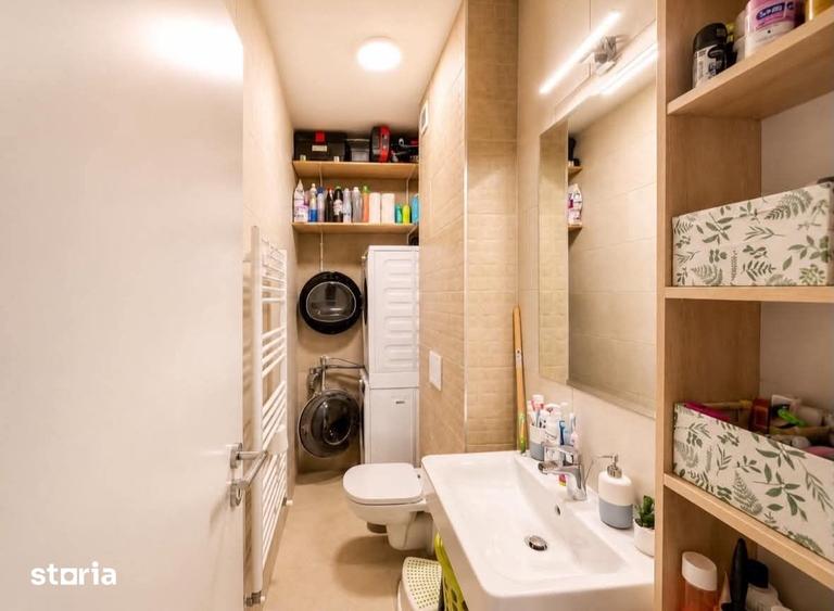 Apartament cu 3 camere decomandat în Tractorul