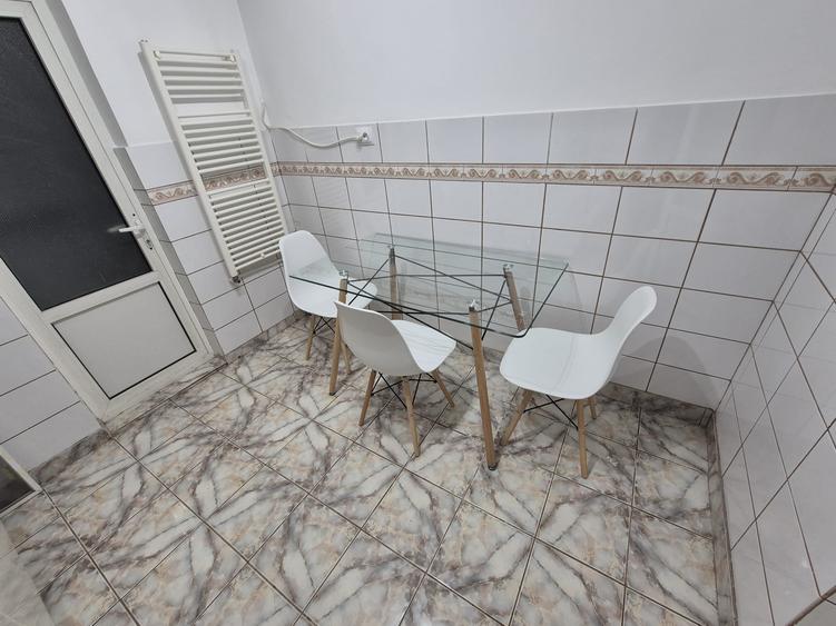 Apartament cu 2 camere decomandat în C5