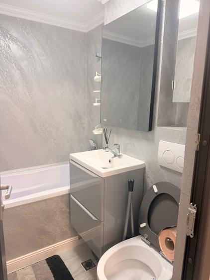 Apartament cu 2 camere decomandat în Exterior Vest