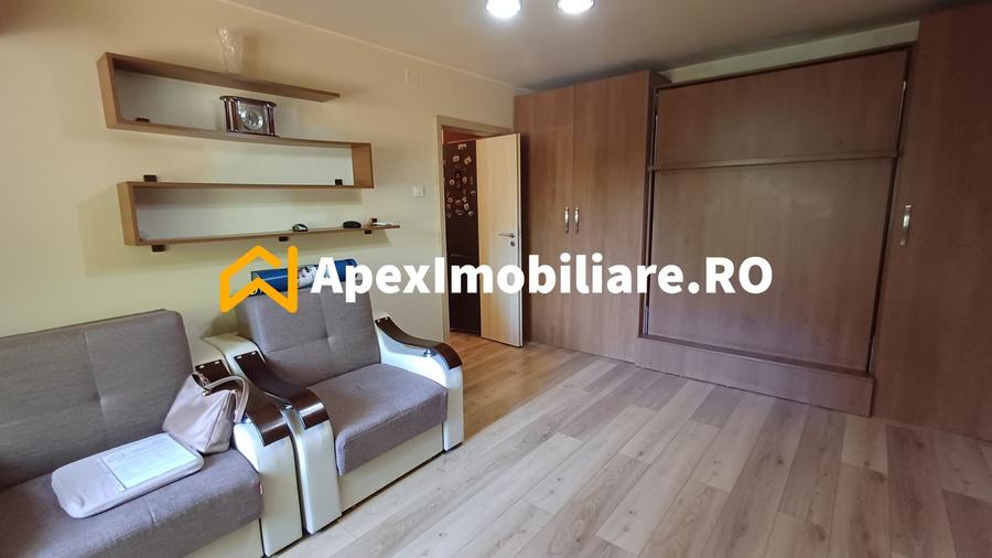 Garsonieră decomandată, mobilată în Titan