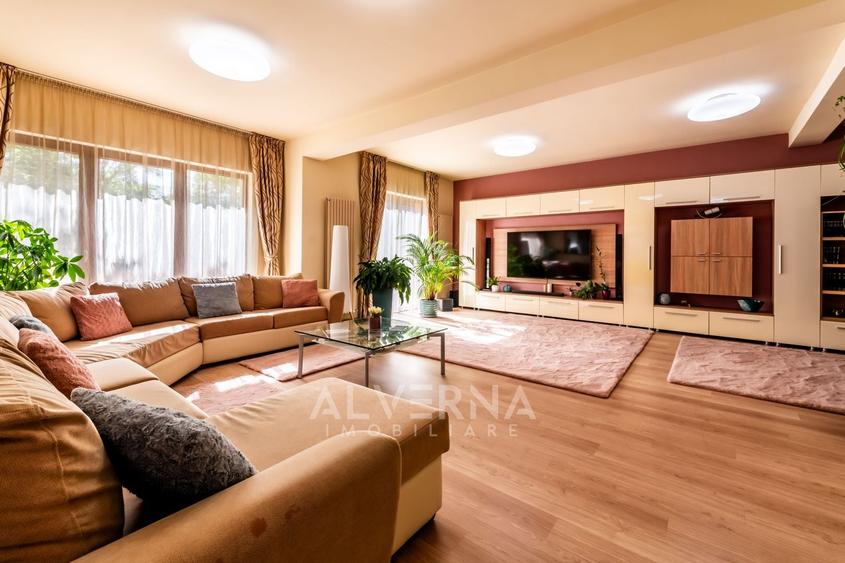 Casă individuală cu 6 camere cu Canalizare în Făget