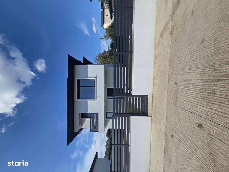 Casă cu 4 camere cu Teren 470 Mp în Miroslava