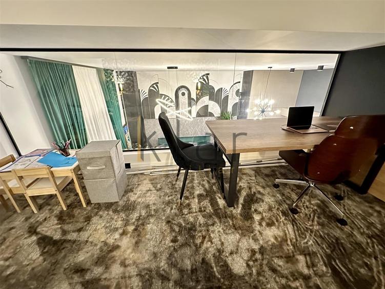 Apartament cu 3 camere semidecomandat, mobilat în Central