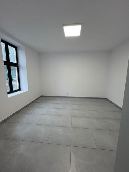 Spațiu comercial, în Central