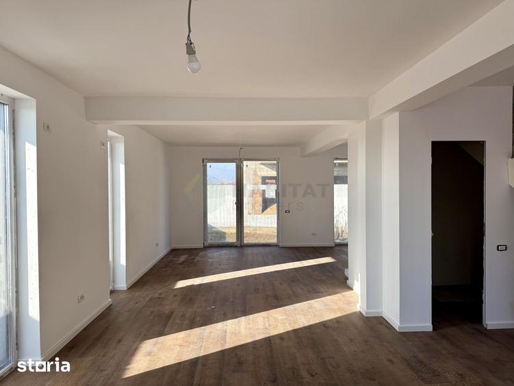 Casă cu 4 camere cu Teren 250 Mp în Tunari