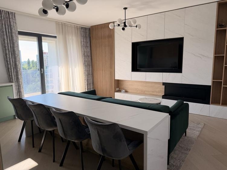 Apartament cu 3 camere în Văcăresti