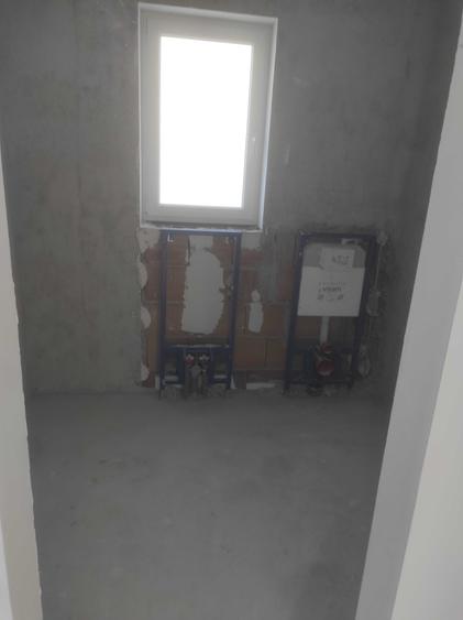 Casă cu 4 camere în Păulești