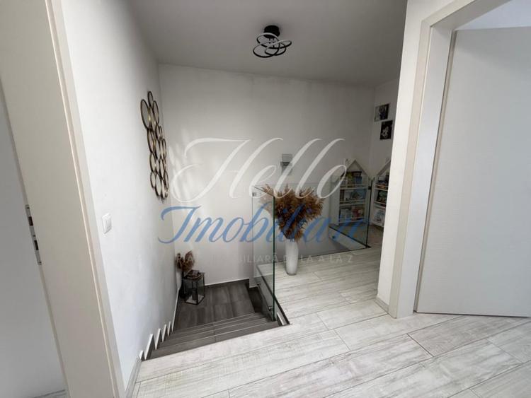 Duplex cu 4 camere cu Garaj în Florești