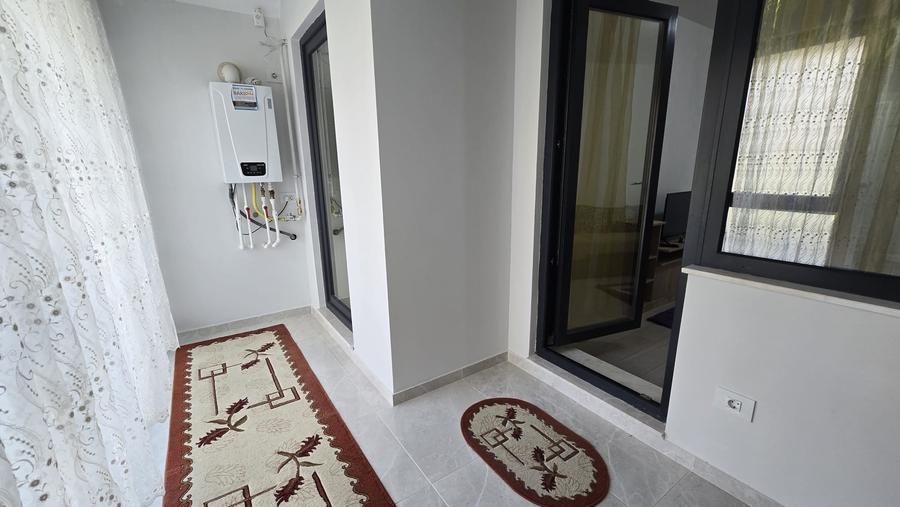 Apartament cu 2 camere decomandat în Carrefour