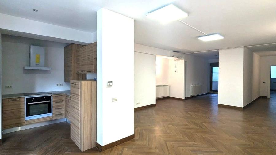 Apartament cu 3 camere decomandat în Dorobanți